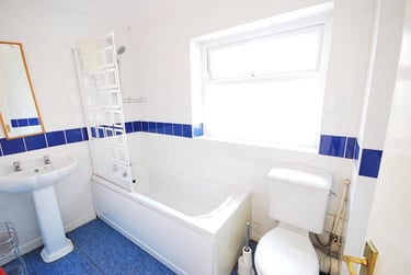 3 bed flat, Claremont Road, Spital Tongues, Newcastle, NE24AN - Image 3
